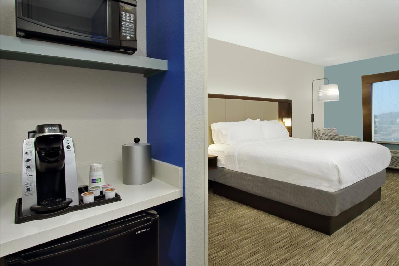 Holiday Inn Express & Suites Columbus North By Ihg Экстерьер фото
