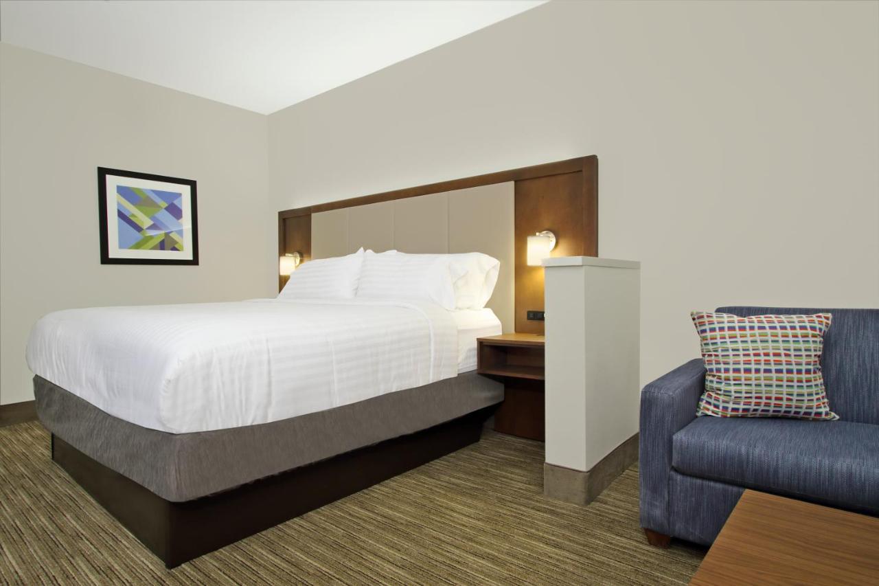 Holiday Inn Express & Suites Columbus North By Ihg Экстерьер фото