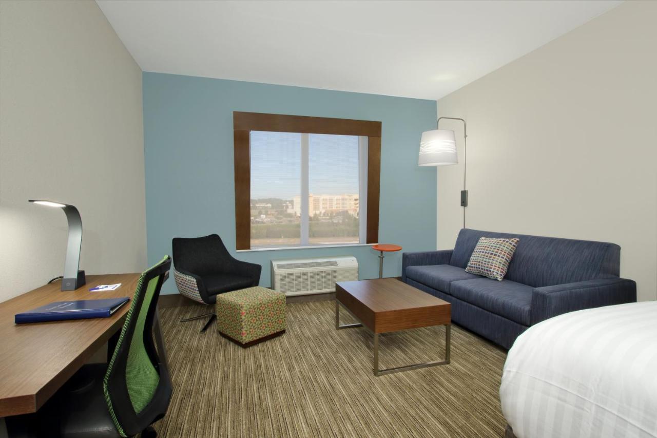 Holiday Inn Express & Suites Columbus North By Ihg Экстерьер фото