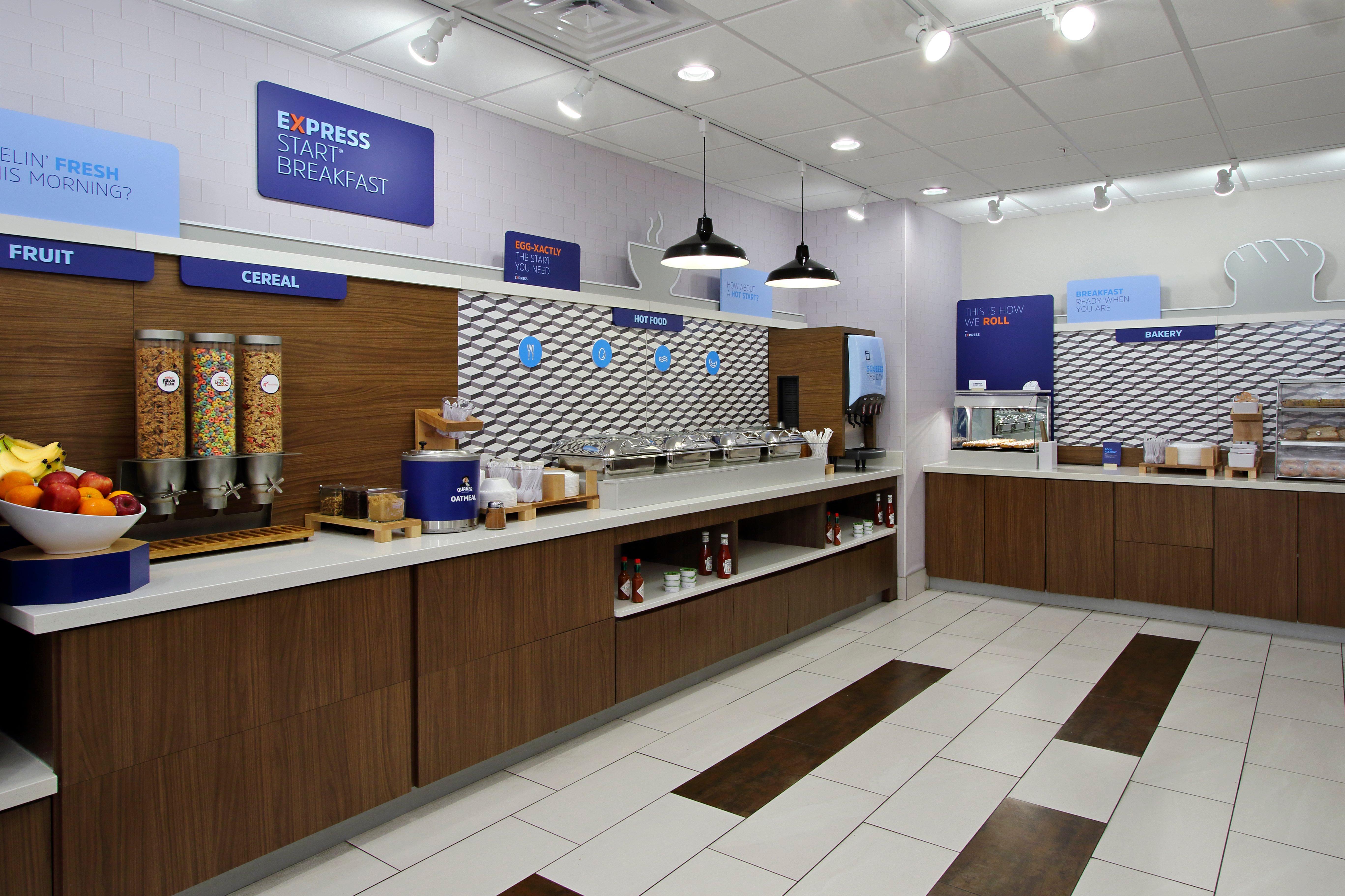 Holiday Inn Express & Suites Columbus North By Ihg Экстерьер фото