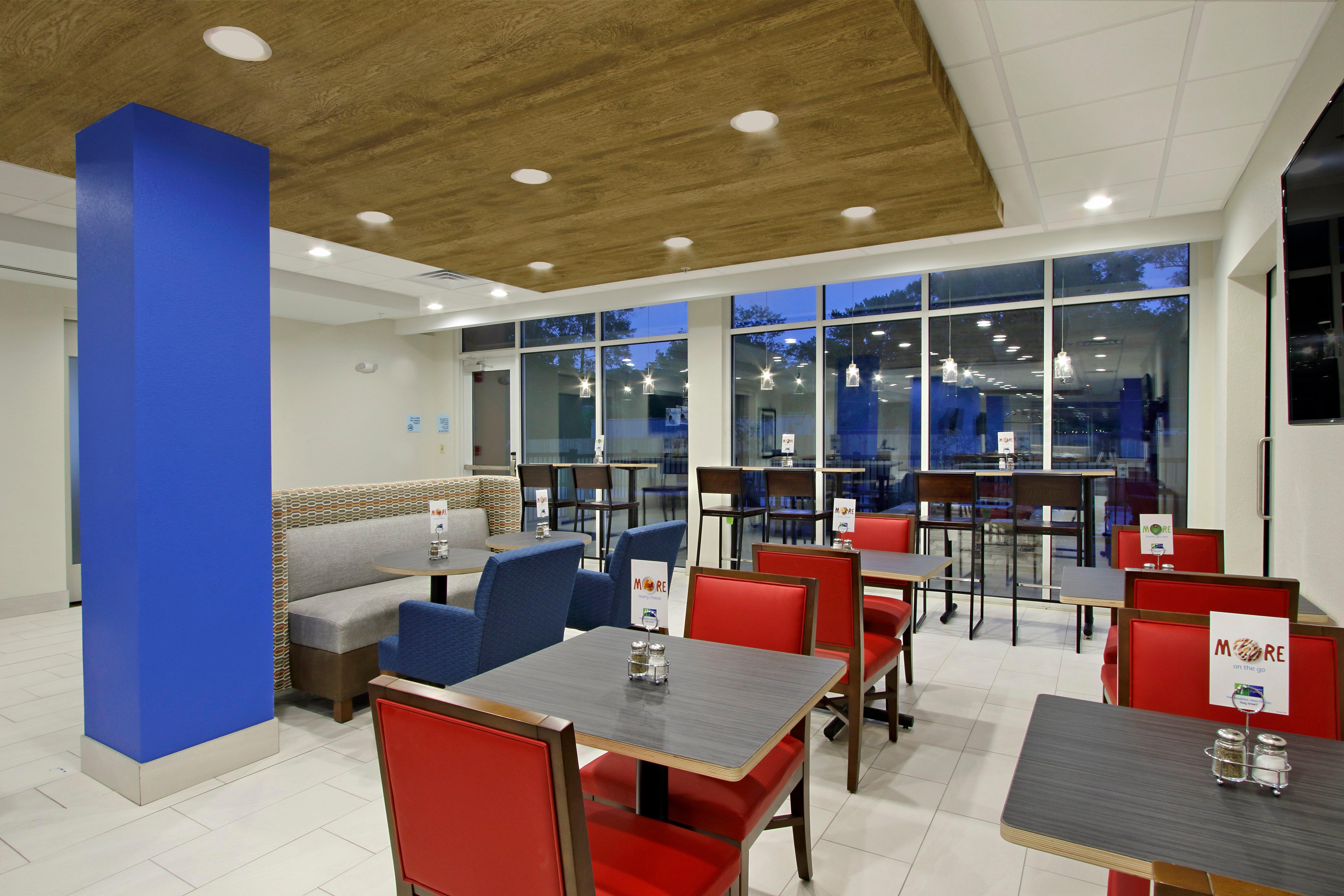 Holiday Inn Express & Suites Columbus North By Ihg Экстерьер фото